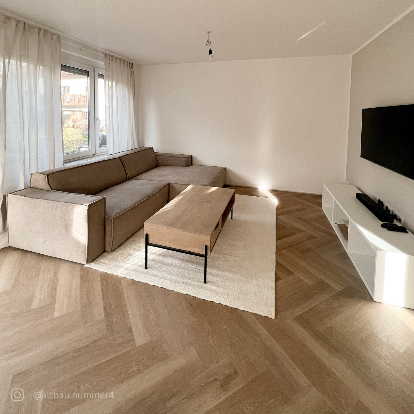 Modernes Fischgrät-Design in Beige