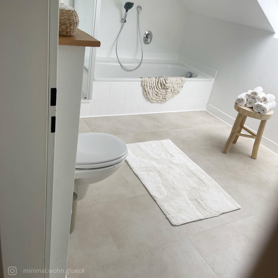 Authentischen Fliesenoptiken in Beige  Badezimmer