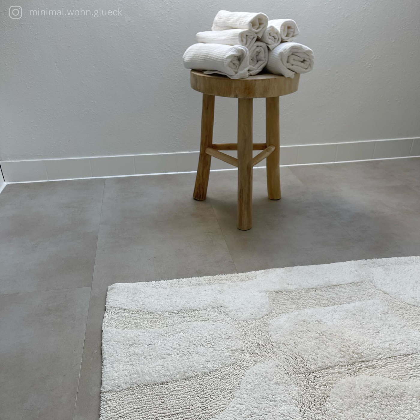 Authentischen Fliesenoptiken in Beige  Badezimmer