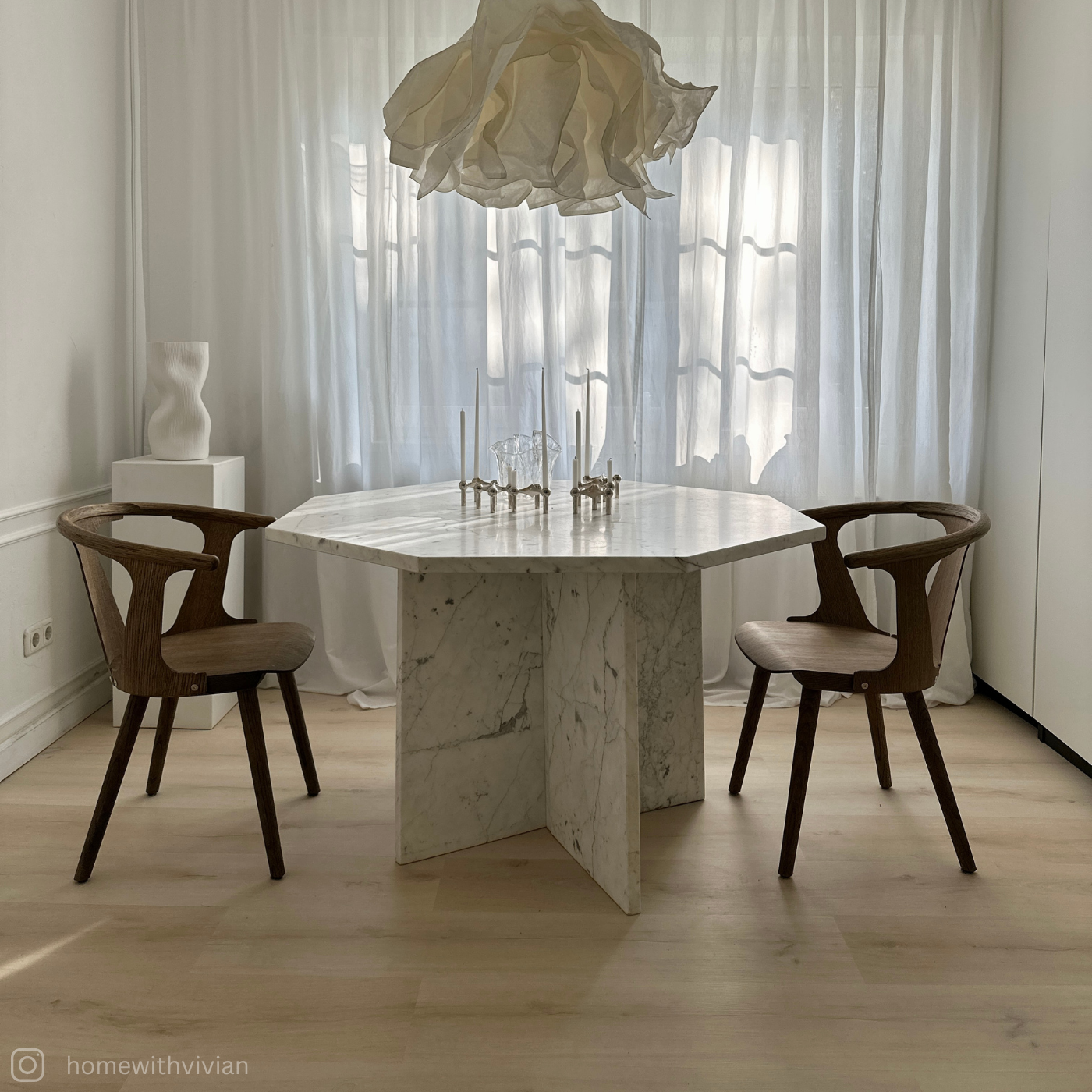 Klick-Vinylboden hell beige ruhige Struktur