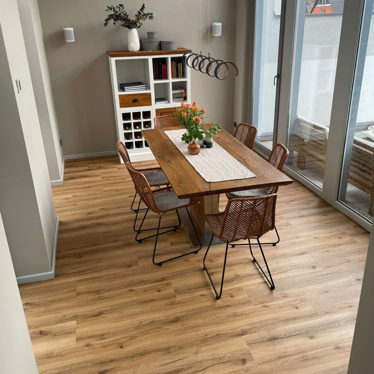 »Der Laminat-Shop24 Bestseller« SPC Vinylboden Unique Holzoptik Esszimmer