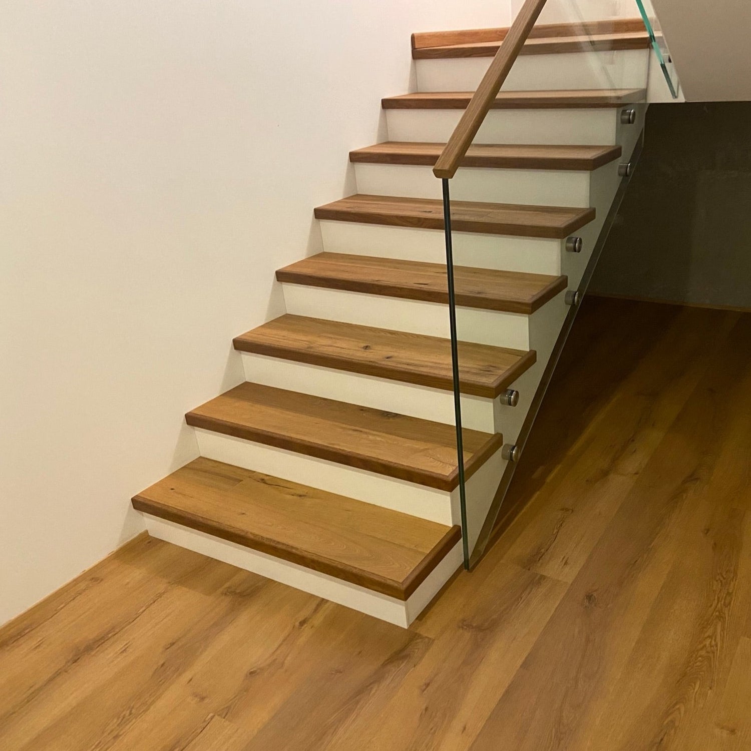 Klick-Vinylboden Natur Eiche rotbraun mit lebendiger Struktur