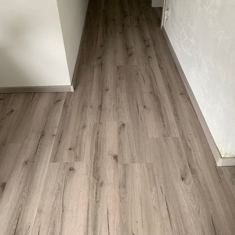 »Eiche Santorin« Klebevinyl Unique in Holzoptik Flur