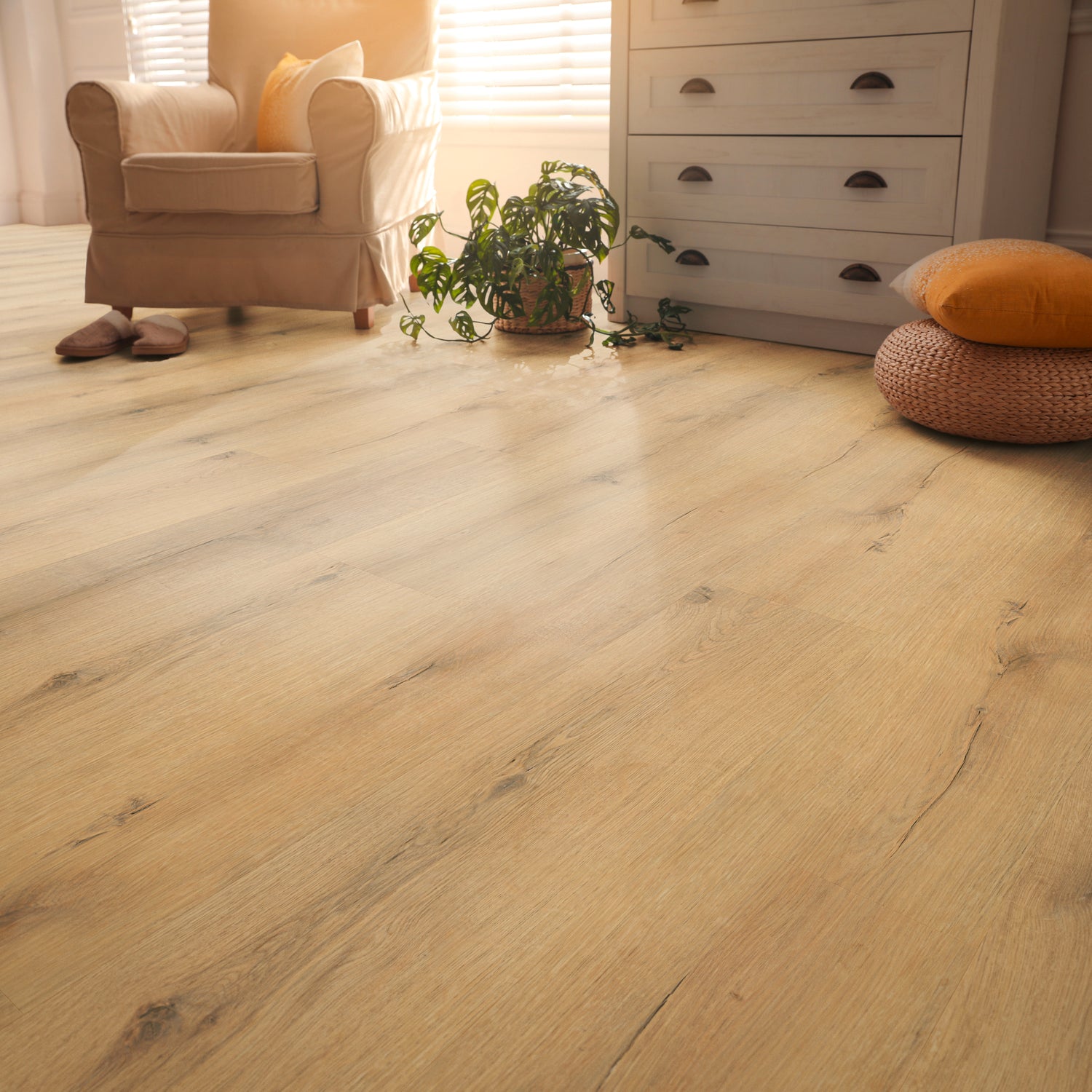 Klick-Vinylboden Natur hellbraun modernes Wohnzimmer