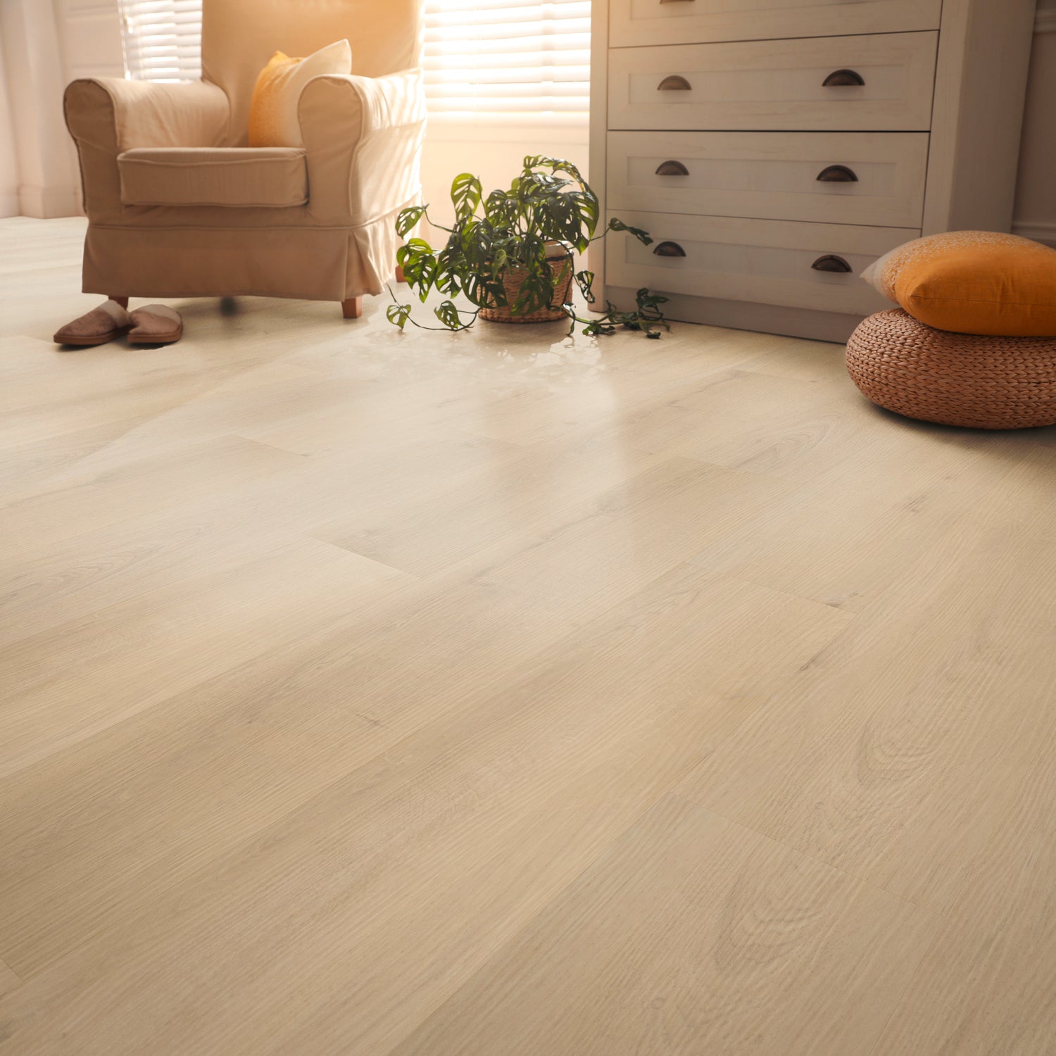 Klick-Vinyl ruhig creme beige natürlich im Wohnzimmer