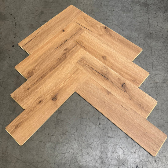 »Golden Oak« Premium Klick-Vinyl Fischgrät