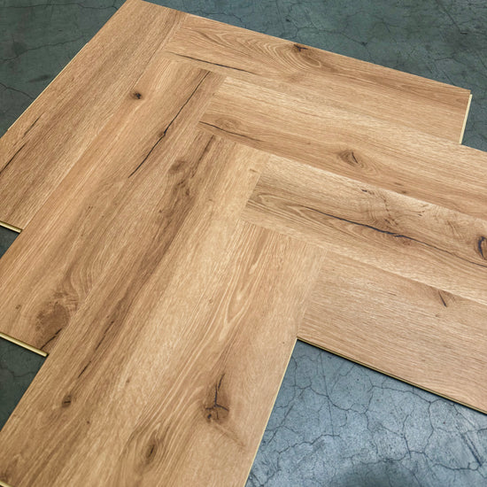 »Golden Oak« Premium Klick-Vinyl Fischgrät