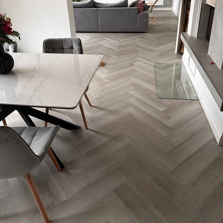 Fischgrät Design in Grau Esszimmer