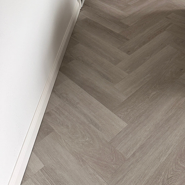 »Eiche Sago« SPC Vinylboden Unique Fischgrätdesign in Holzoptik Details