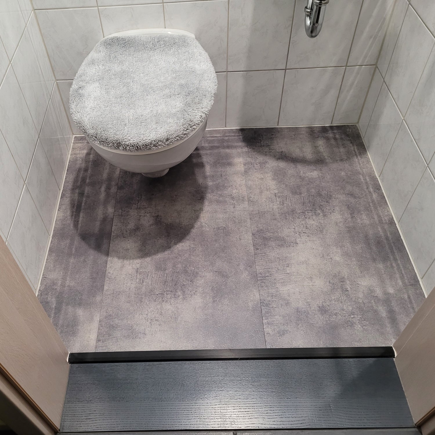 Authentischen Fliesenoptik in Grau