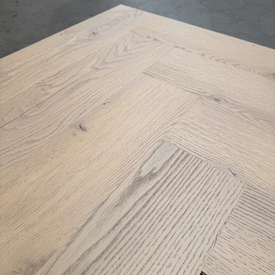 »Light Oak« Premium Klick-Vinyl Fischgrät