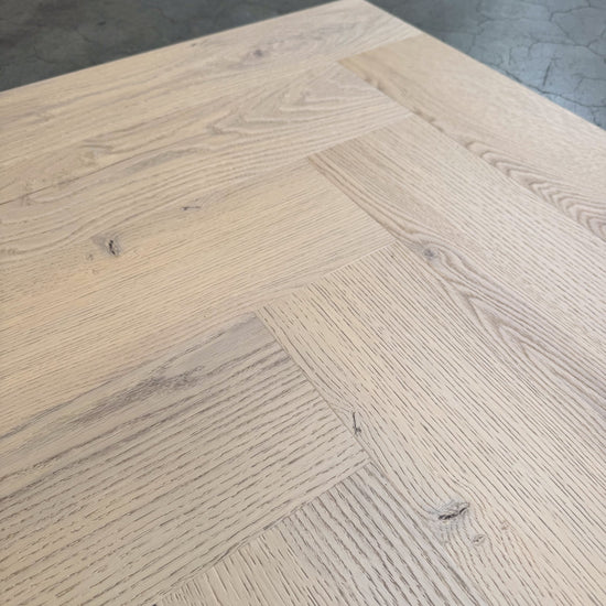 »Light Oak« Premium Klick-Vinyl Fischgrät 1m²