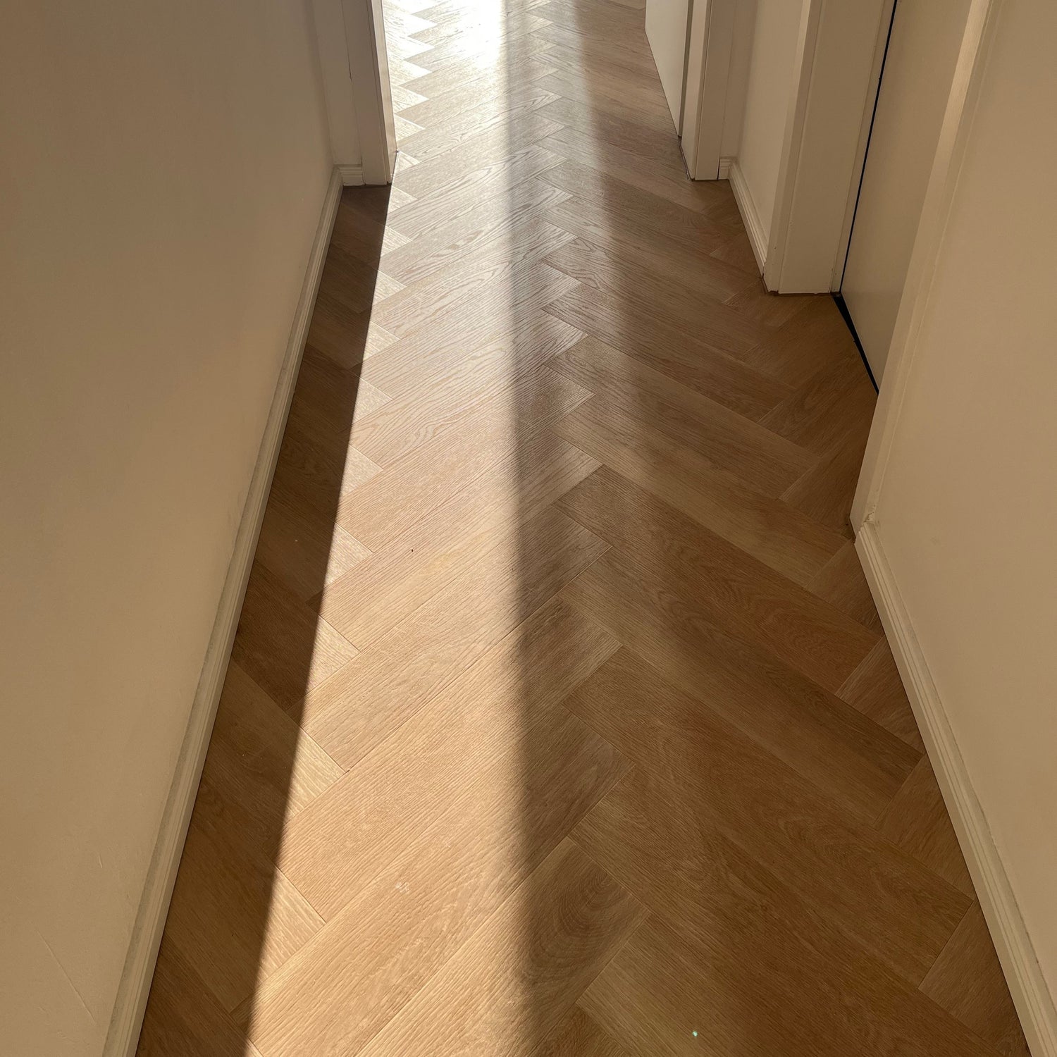 Boden Eiche Oleander im Fischgräten Design