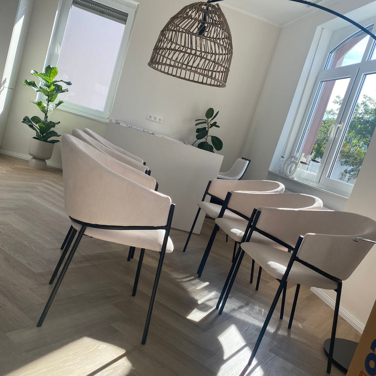 Modernes Fischgrät-Design in Beige