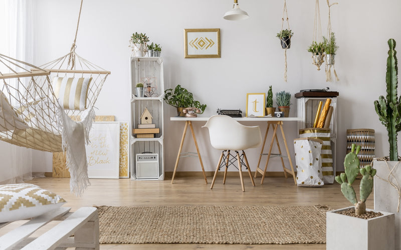 Boho-Boden: warme Holztöne, Farben und Materialien