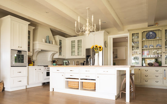 Farmhouse-Boden: breite Dielen, Farben, Materialien